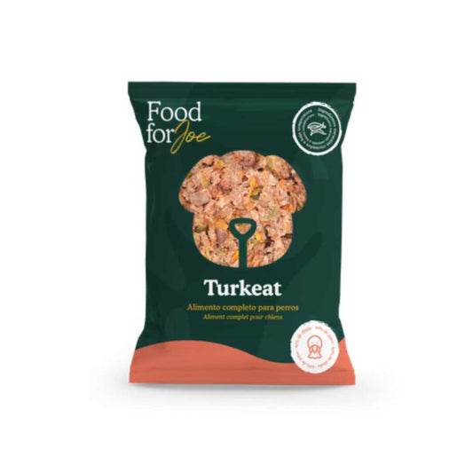 Food for Joe Turkey (Pavo)